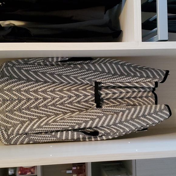 Guess cardigan sweater with belt - Picture 2 of 4